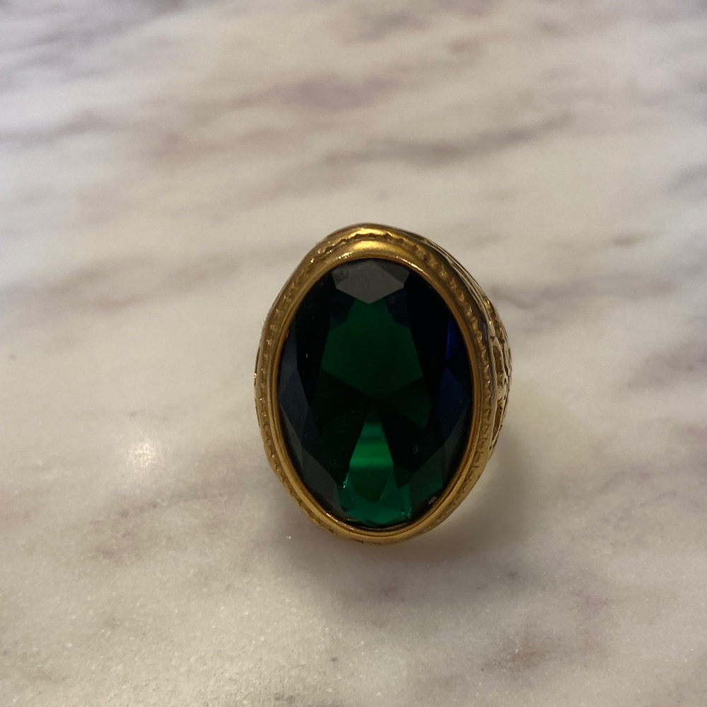 Men’s Elegant Goldtone and Green Oval Ring